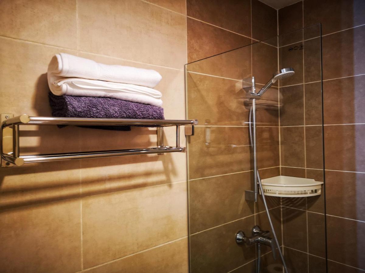 E14, Forest View Apartments, Deposit Required To Confirm Booking Kololi Buitenkant foto